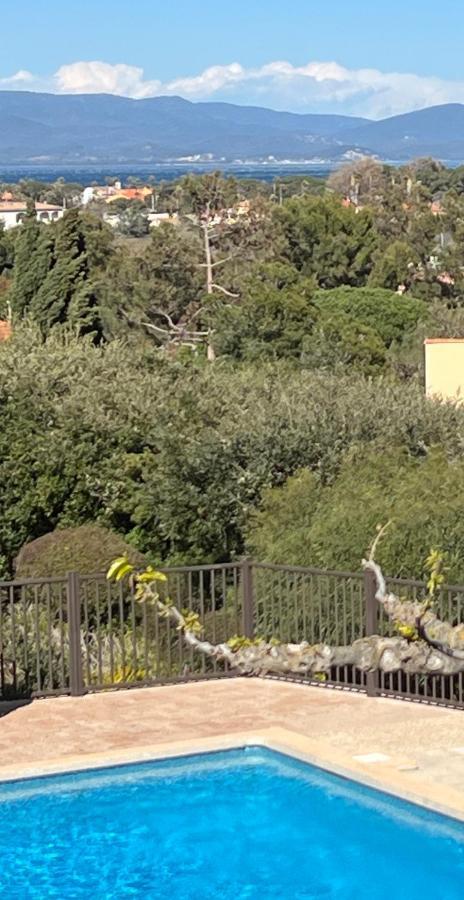 Grand Studio Avec Piscine Presqu'Ile De Giens Ιέρ Εξωτερικό φωτογραφία