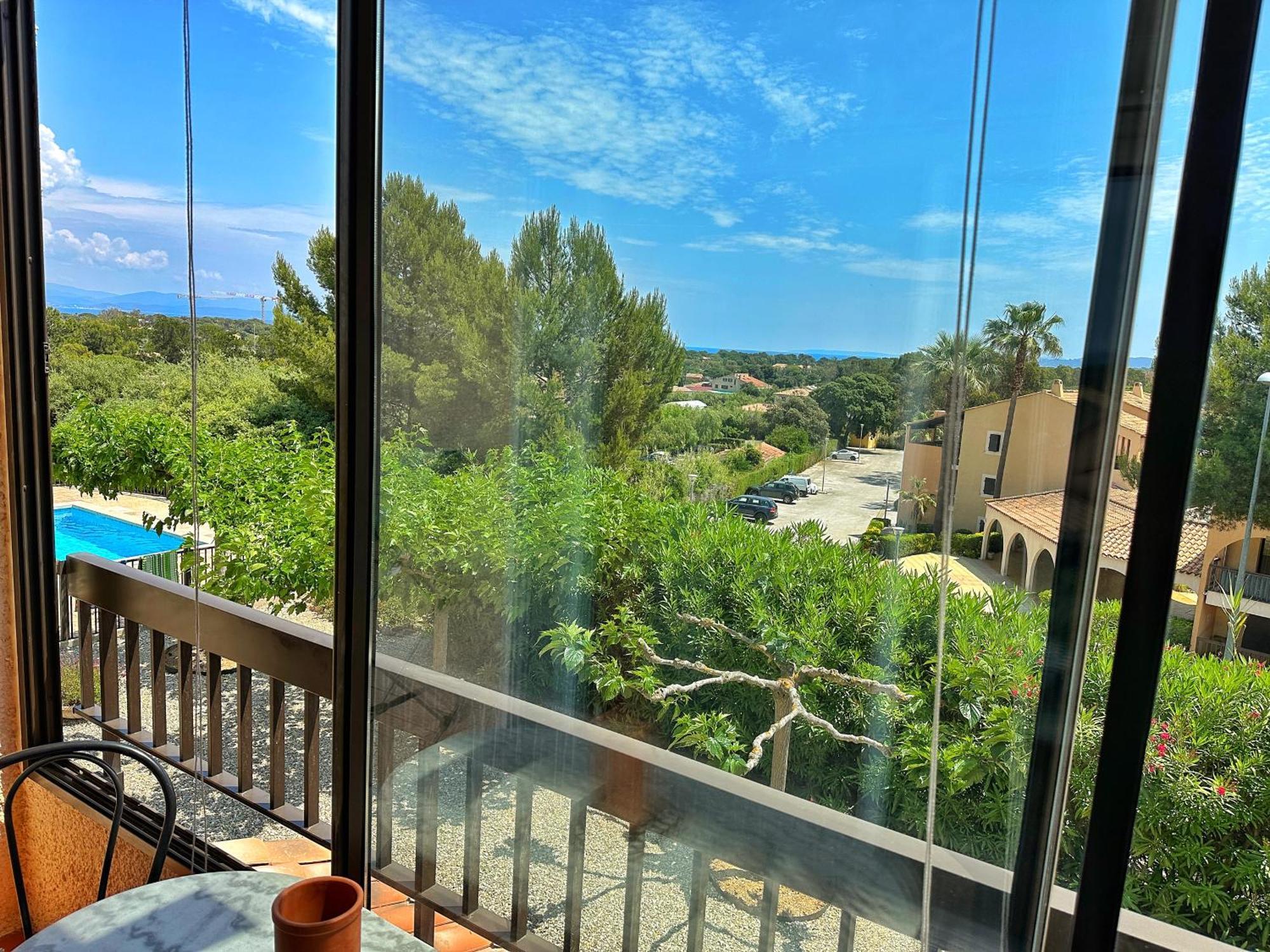 Grand Studio Avec Piscine Presqu'Ile De Giens Ιέρ Εξωτερικό φωτογραφία